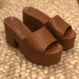 Larroudé Miso Platform Sandals in Caramel size 6.5